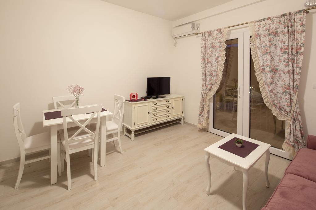 Apartments Raskovic Radanovići Exterior foto